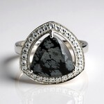Anello in argento con Ossidiana Fiocco di Neve