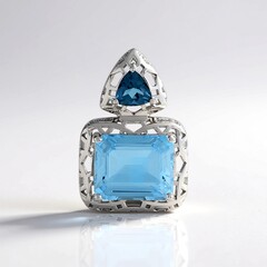Ciondolo in argento con Topazio Blu Cielo