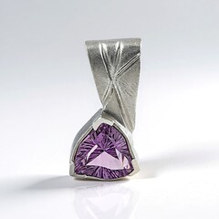 Ciondolo in argento con Ametista (MONOSONO COLLECTION)