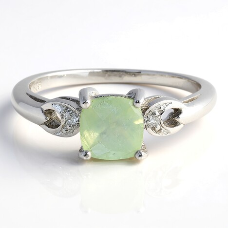 Anello in argento con Prehnite