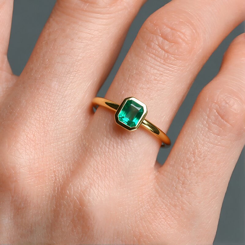 Russian Emerald Silver Ring (Adela Silber)