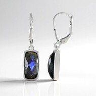Pendientes en plata con Labradorita azul de Maniry (KM by Juwelo)