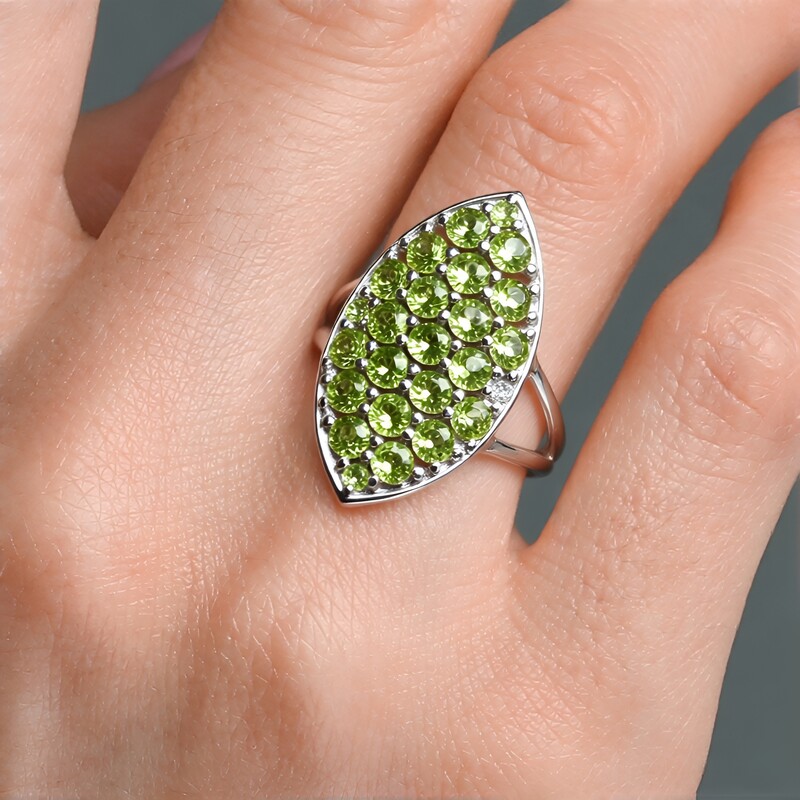 Anillo en plata con Peridoto