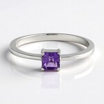 Anello in argento con Ametista Siberiana