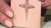 Zilveren hanger met een I1 Argyle-Rose de France diamant (Annette)