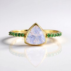 Bague en argent et Quartz bleu lunaire