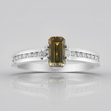 Anello in oro con Demantoide del Madagascar (de Melo)