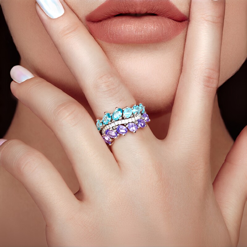 Anillo en plata con Zircón de Ratanak Kirí