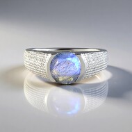 Anillo en plata con Labradorita (de Melo)