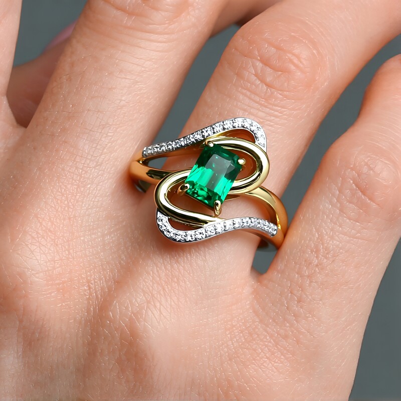 Bague en or et Emeraude de Zambie (Rifkind 1894 Collection)