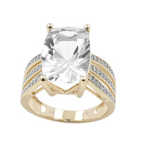 Gouden ring met een danburiet