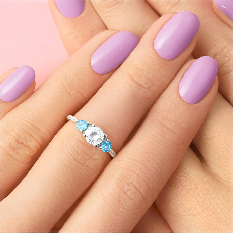 Anillo en plata con Zircón