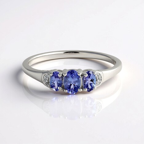 Anello in argento con Tanzanite
