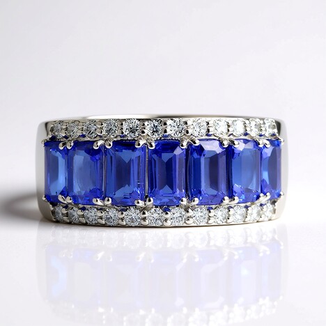 Anello in oro con Tanzanite AAA (CIRARI)