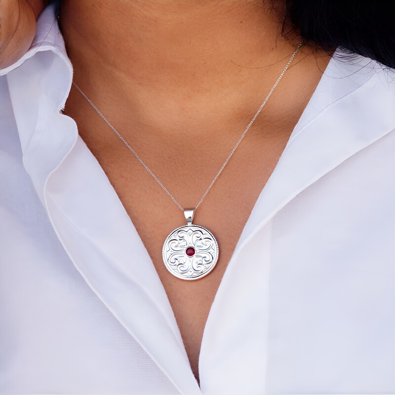 Mosambik-Granat-Messinganhänger (Juwelo Style)