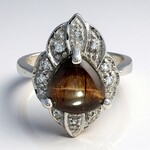 Anello in argento con Occhio di Tigre Rosso