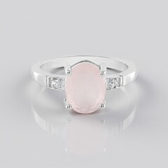 Anello in argento con Quarzo Rosa