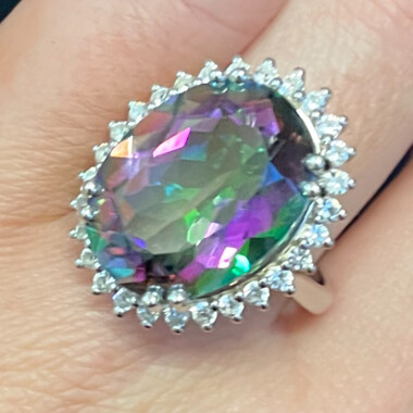 Anillo en plata con Cuarzo místico