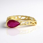 Anello in oro con Rubino del Madagascar (Ornaments by de Melo)