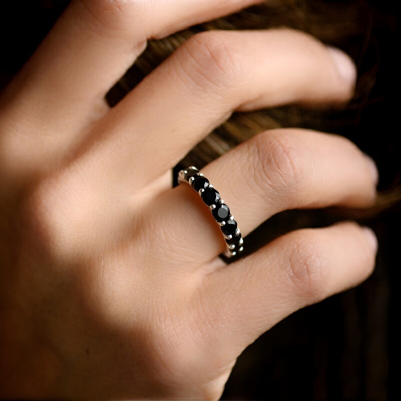 Anello in argento con Spinello Nero