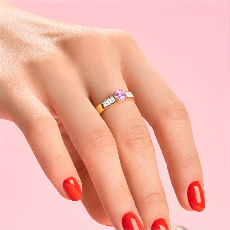 Anello in oro con Scapolite Porpora