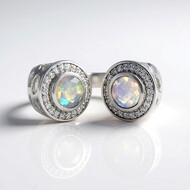 Anello in argento con Opale di Welo (Ornaments by de Melo)