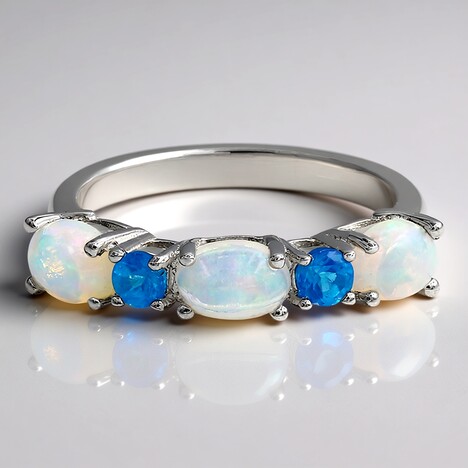 Anello in argento con Opale Bianco