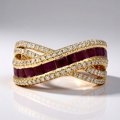 Anello in oro con Rubino Mozambico AAA (CIRARI)