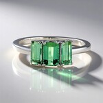 Anello in argento con Tormalina Verde di Benedito (Adela Silber)