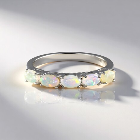 Anello in argento con Opale di Welo