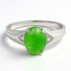Anello in argento con Crisoprasio Imperiale