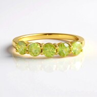 Anillo en plata con Esfena