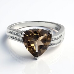 Anello in argento con Quarzo Fumè
