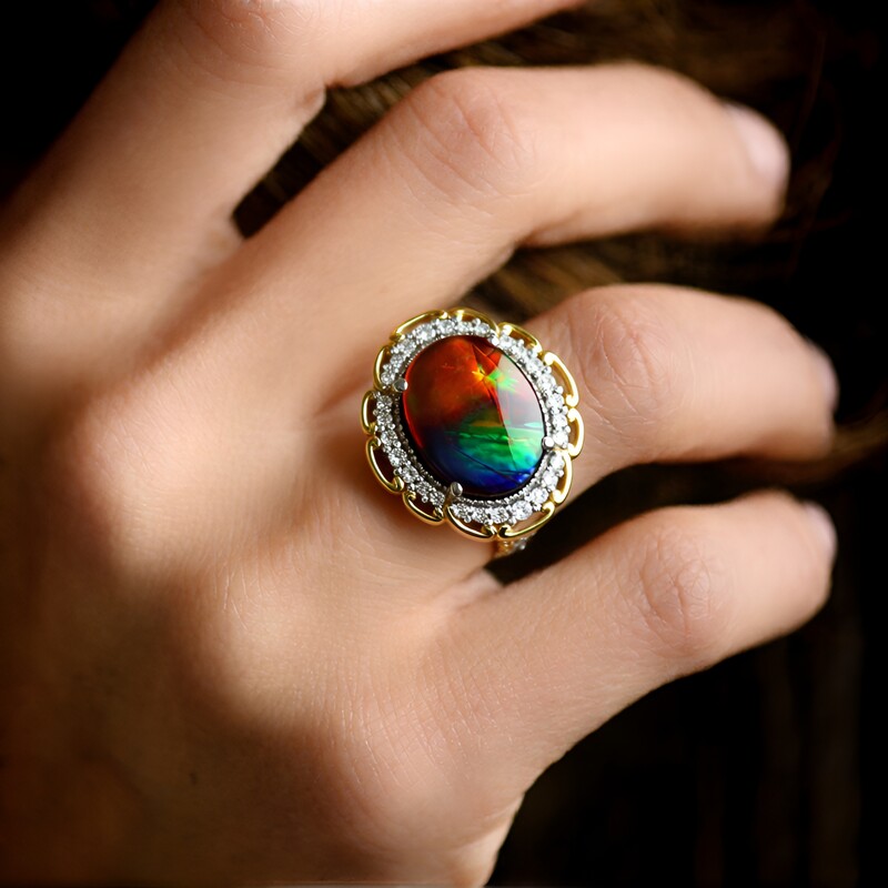 Zilveren ring met een ammoliet (Gems en Vogue)