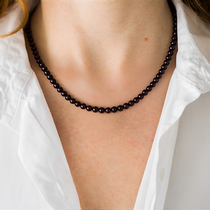 Collar en plata con Granate de Mozambique