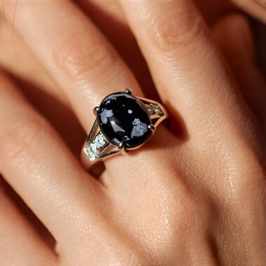 Anello in argento con Ossidiana Fiocco di Neve