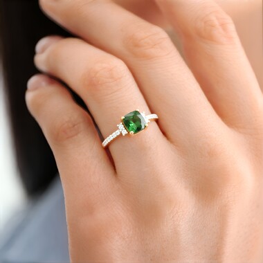 Anillo en plata con Apatita Cromada