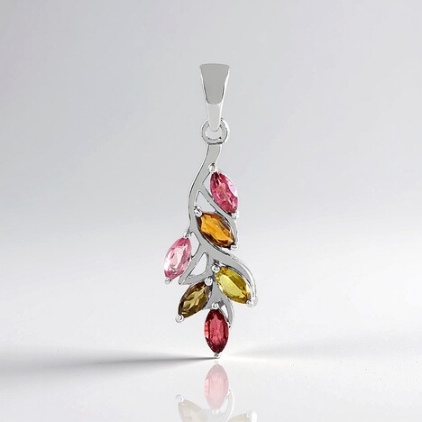 Ciondolo in argento con Zaffiro Fancy