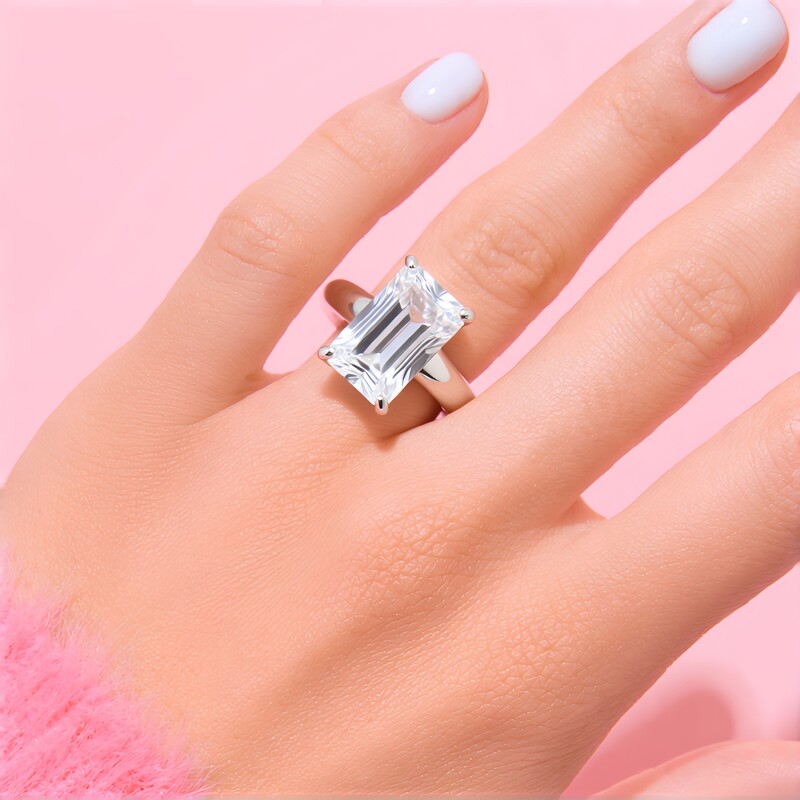 Zilveren ring met een witte topaas