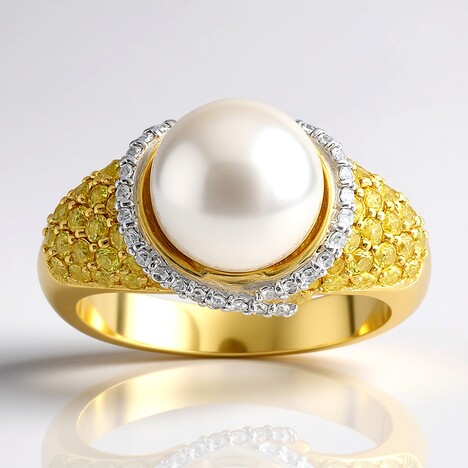 Anello in oro con Perla Bianca dei Mari del Sud (Michelle Albala)