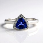 Anello in oro con Tanzanite AAA
