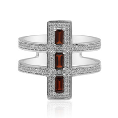 Anillo en plata con Granate