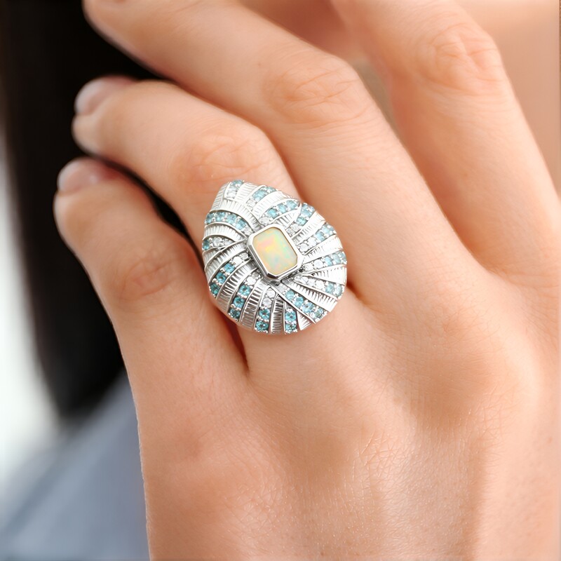 Anillo en plata con Ópalo de Welo (SAELOCANA)