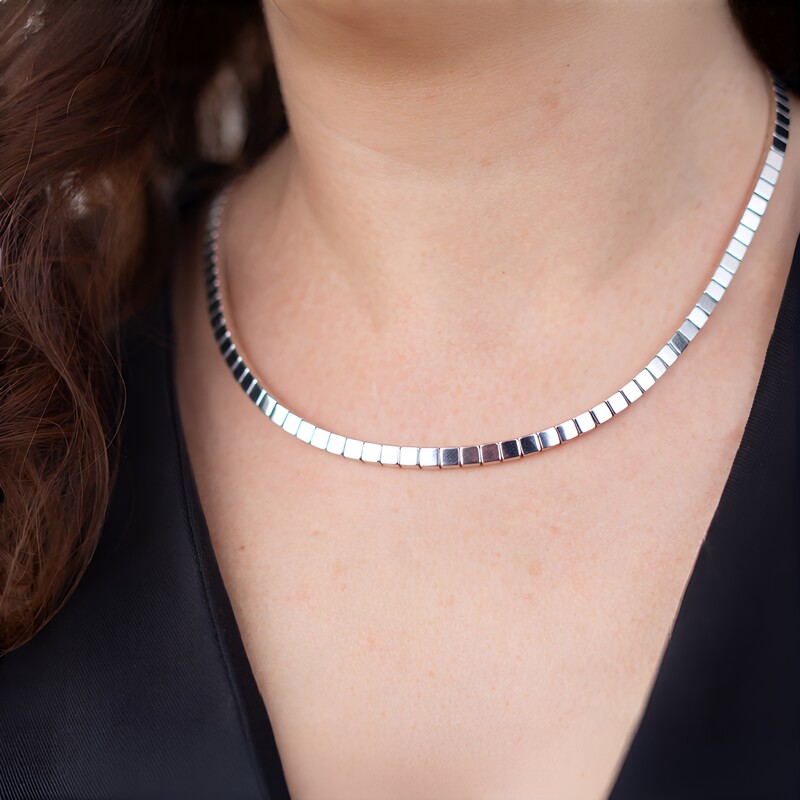 Silberner Hämatit-Silberhalskette