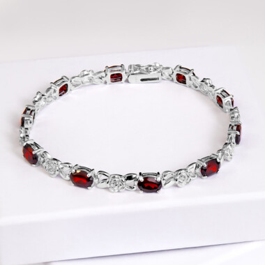 Zilveren armband met granaten