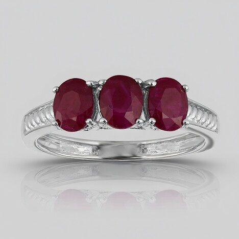 Anello in argento con Rubino Keniano