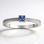 Bague en argent et Saphir bleu de Ceylan