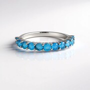 Anillo en plata con Apatita azul neón