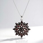 Collana in argento con Granato