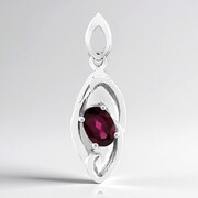 Ciondolo in argento con Granato Roshoite (Pallanova)